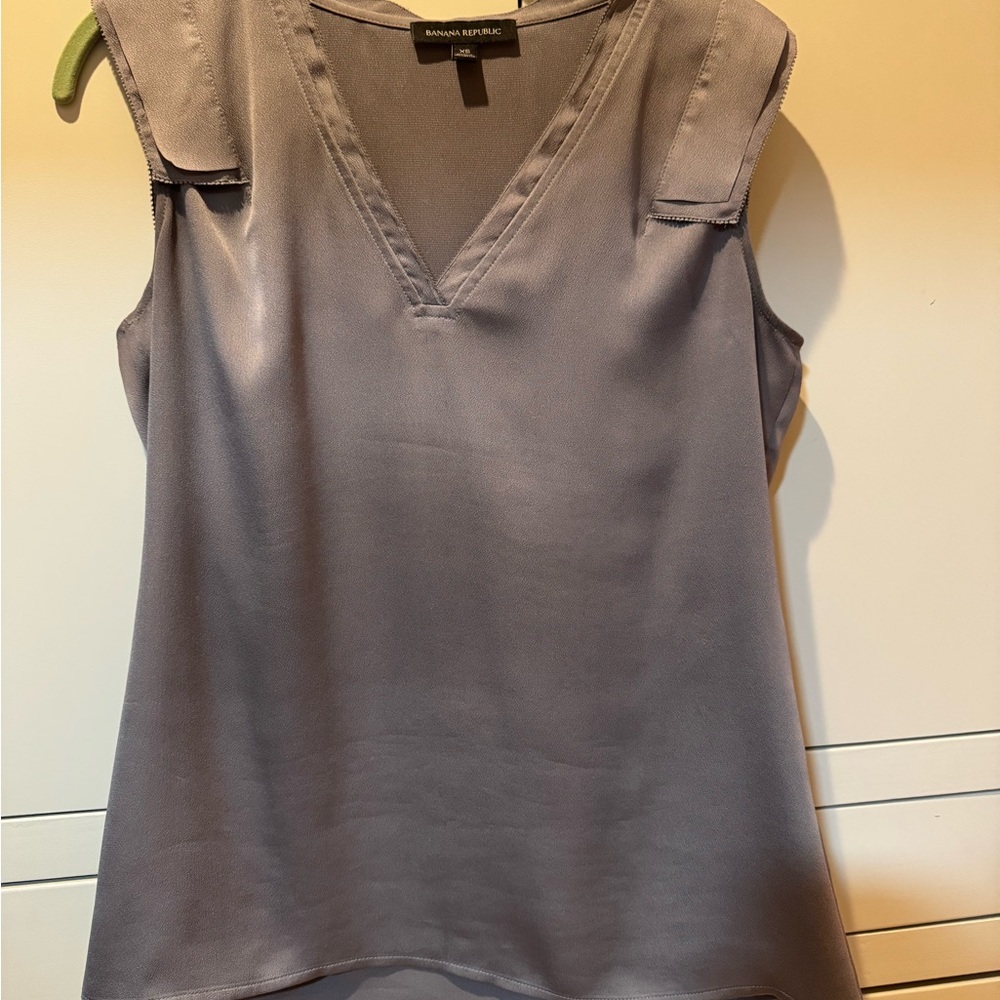 Banana Republic Gray Sleeveless Blouse